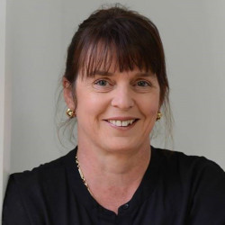 andrea leslie